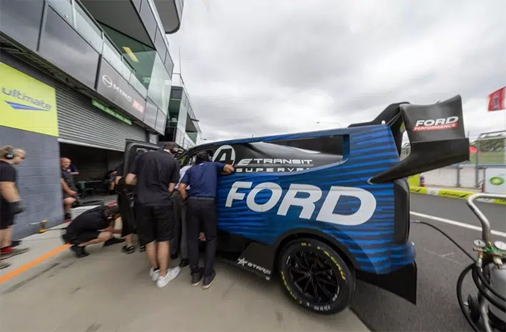 Ford SuperVan 4.2 Nürburgring récord