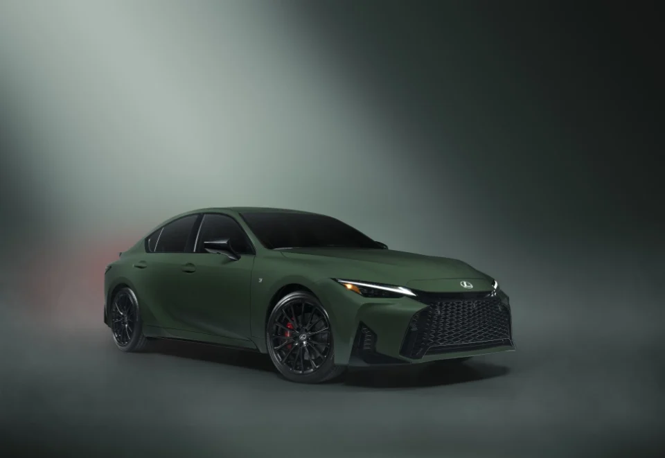 Lexus IS 2027