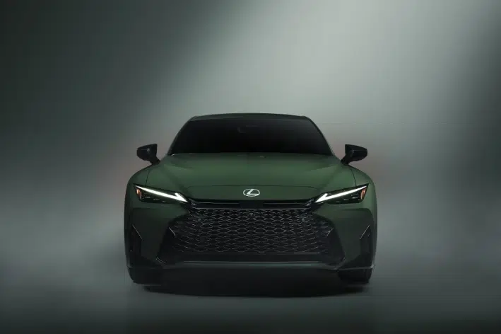 Lexus IS 2027