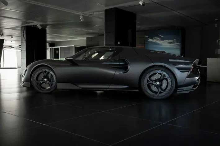 Alfa Romeo 33 Stradale Perla Nera