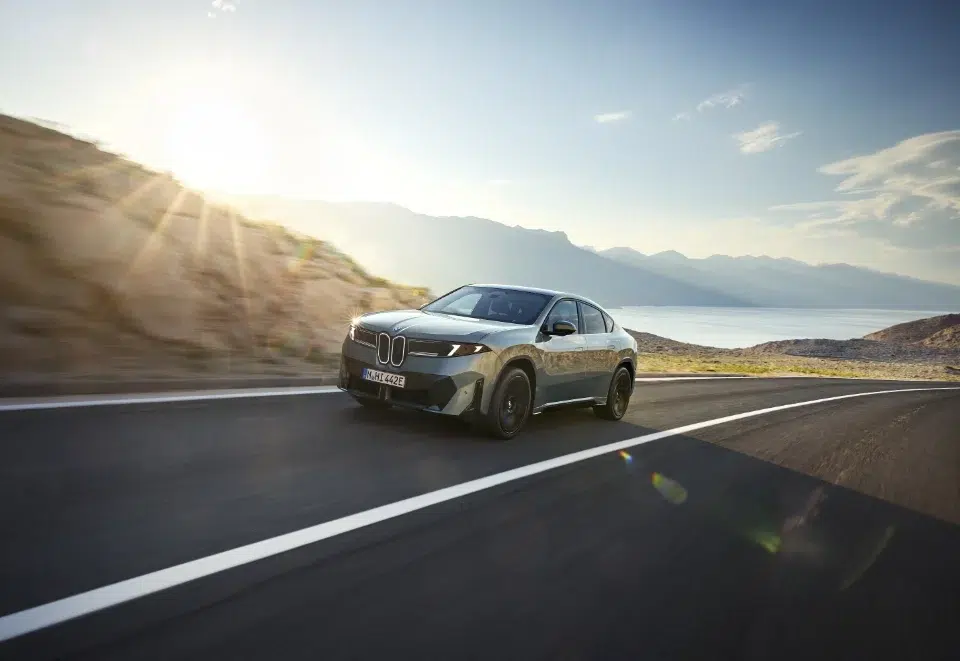 BMW iX4